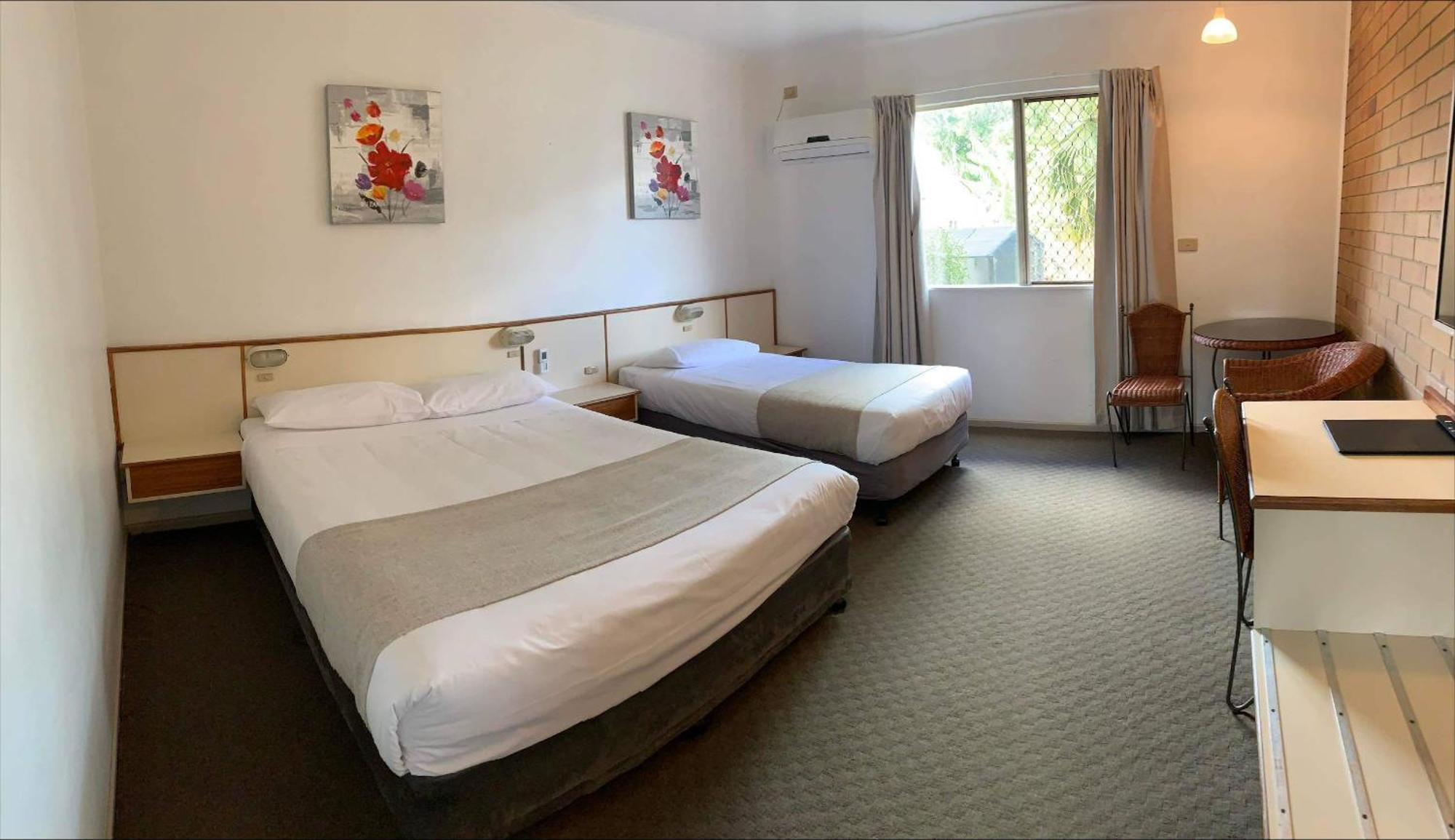 Wild Scotsman Motor Inn Gin Gin Qld Εξωτερικό φωτογραφία