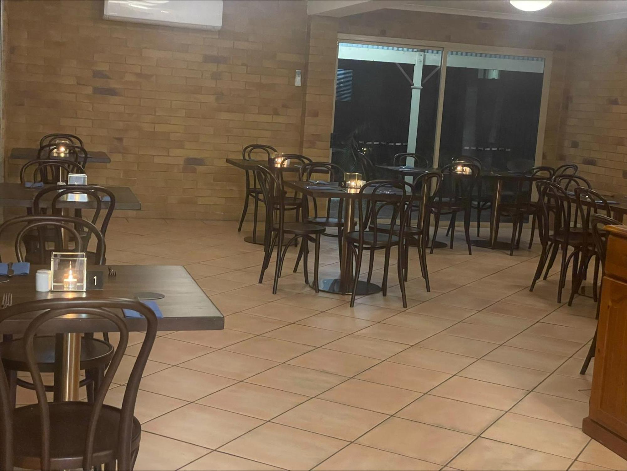 Wild Scotsman Motor Inn Gin Gin Qld Εξωτερικό φωτογραφία