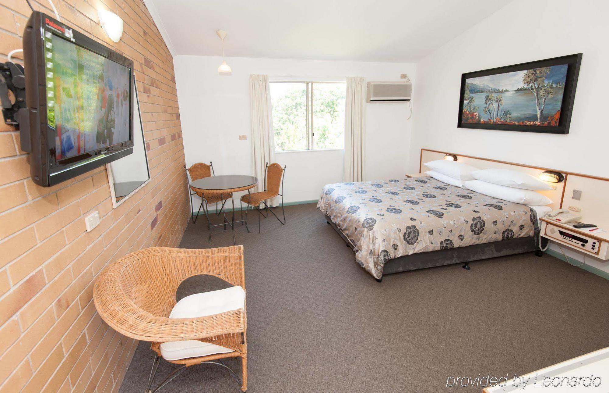 Wild Scotsman Motor Inn Gin Gin Qld Εξωτερικό φωτογραφία