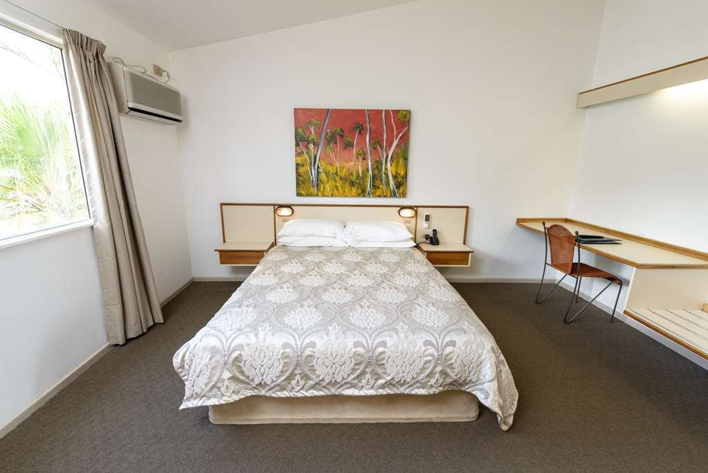 Wild Scotsman Motor Inn Gin Gin Qld Δωμάτιο φωτογραφία