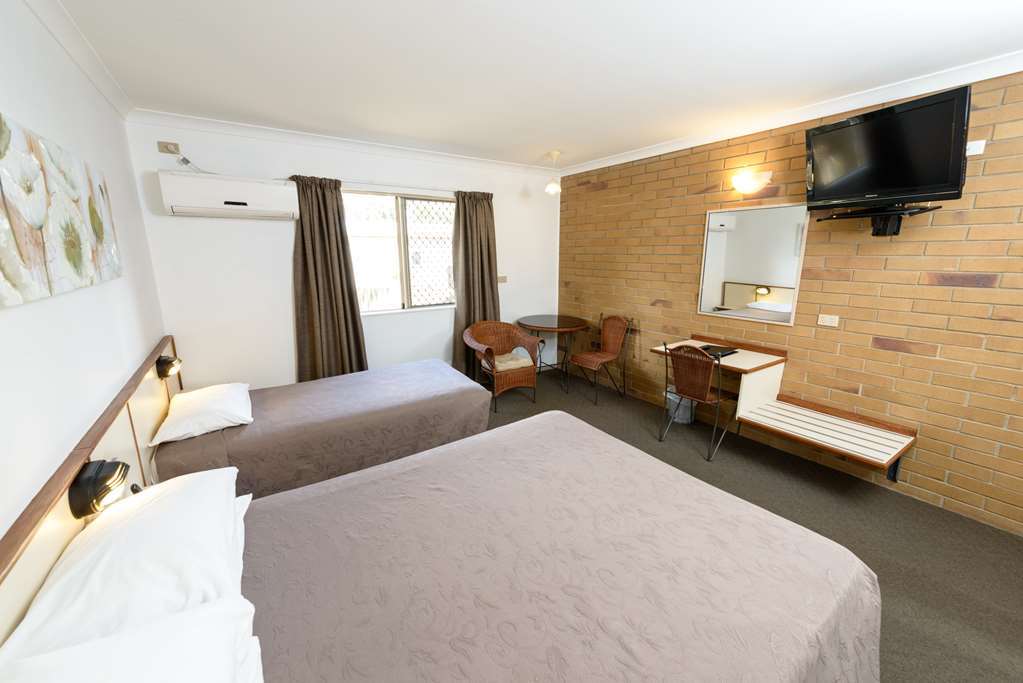 Wild Scotsman Motor Inn Gin Gin Qld Δωμάτιο φωτογραφία