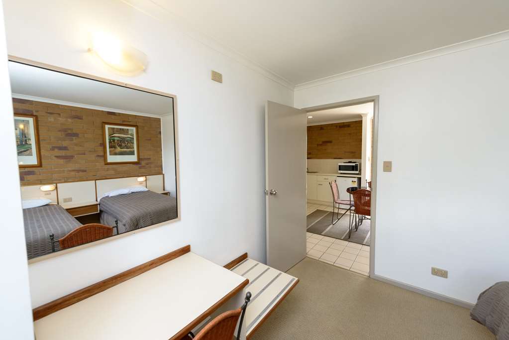 Wild Scotsman Motor Inn Gin Gin Qld Δωμάτιο φωτογραφία